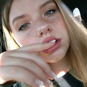 Meet your Posher, Kenzie